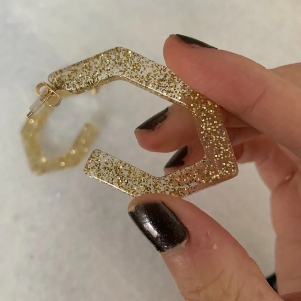 Madewell Geometric Oversized Hoop Earrings - Picture 5 of 5